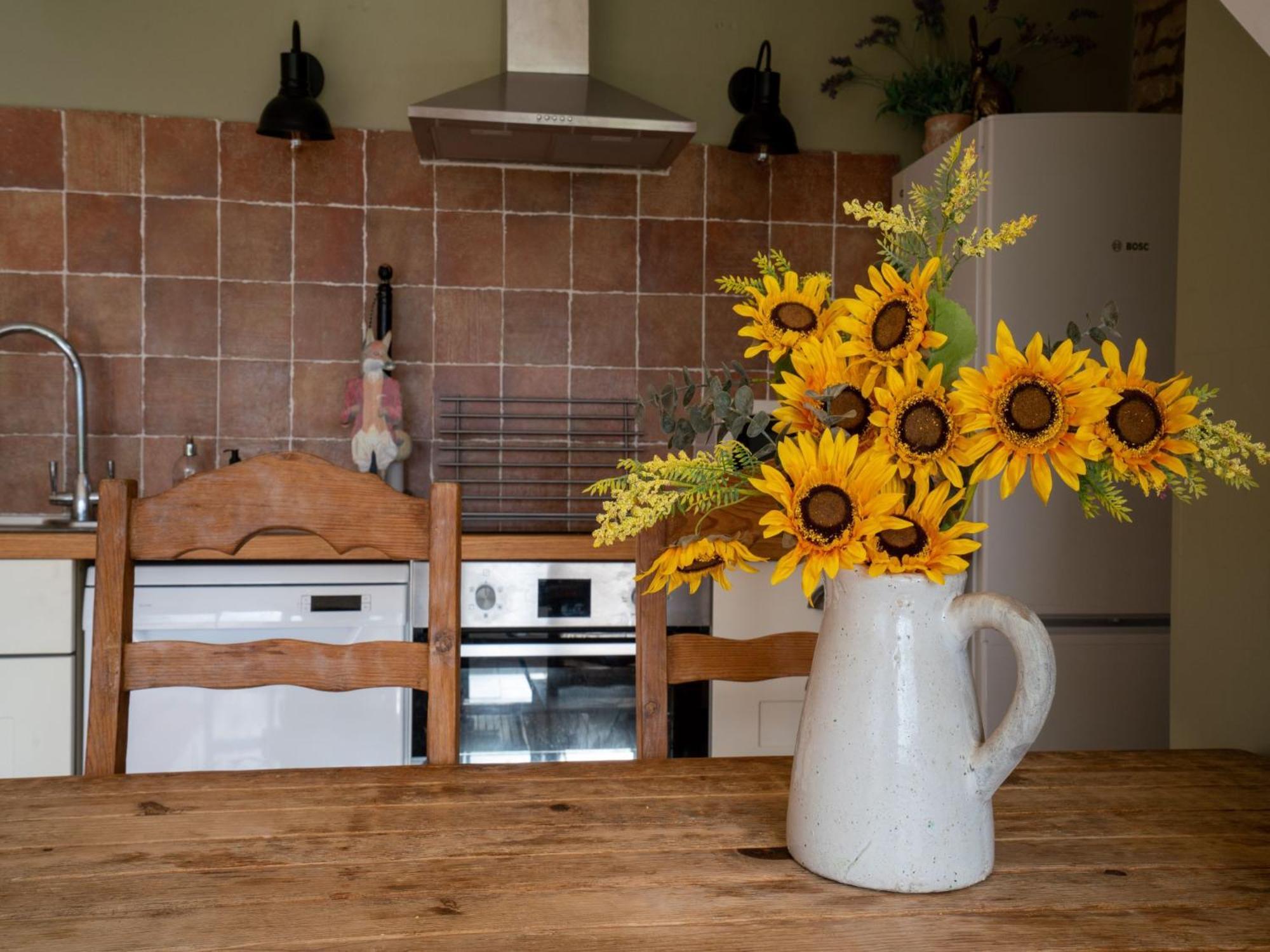 Pass The Keys Hare Cottage Wonderful Views And Parking Moreton-in-Marsh Buitenkant foto