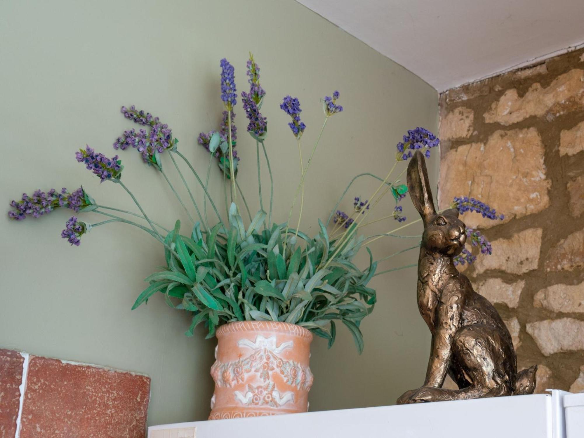 Pass The Keys Hare Cottage Wonderful Views And Parking Moreton-in-Marsh Buitenkant foto