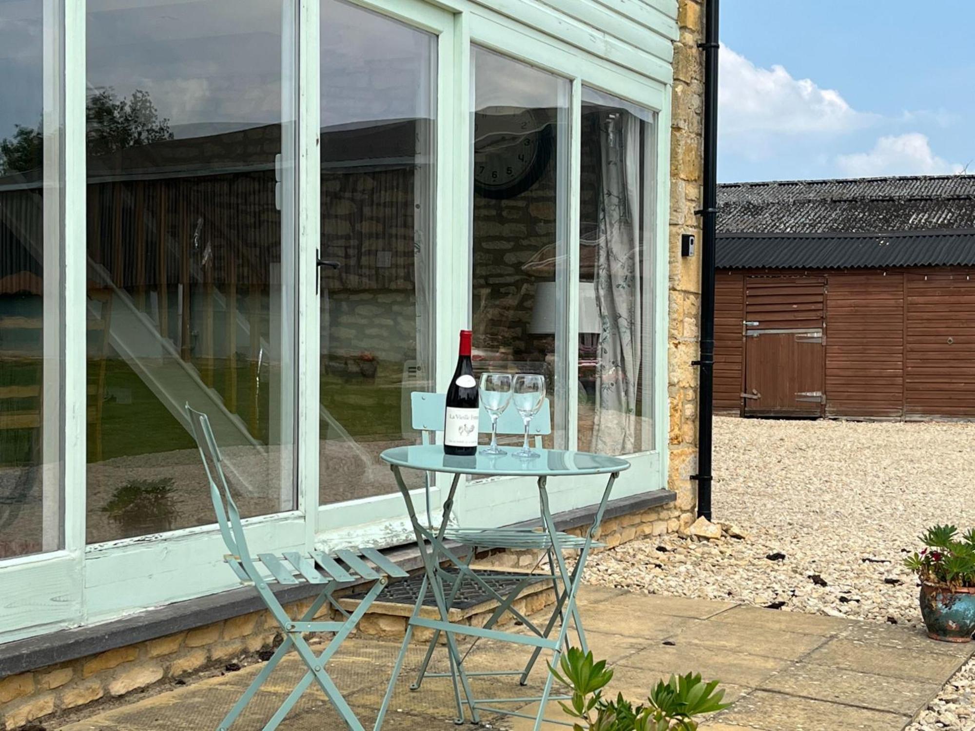Pass The Keys Hare Cottage Wonderful Views And Parking Moreton-in-Marsh Buitenkant foto